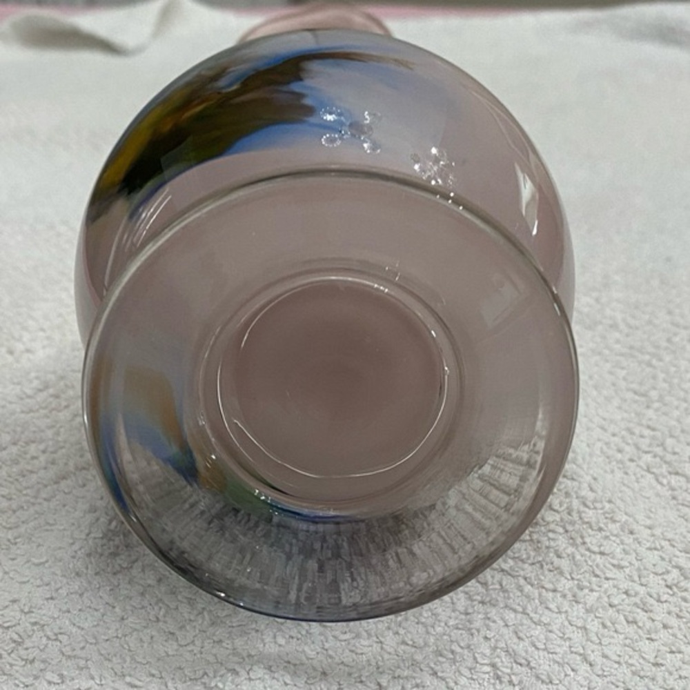 EUC VTG DALIAN GLASS CO. SNOWFLAKES BRAND MAUVE FOOTED VASE WITH BLUE GOLD BROWN - Picture 6 of 8